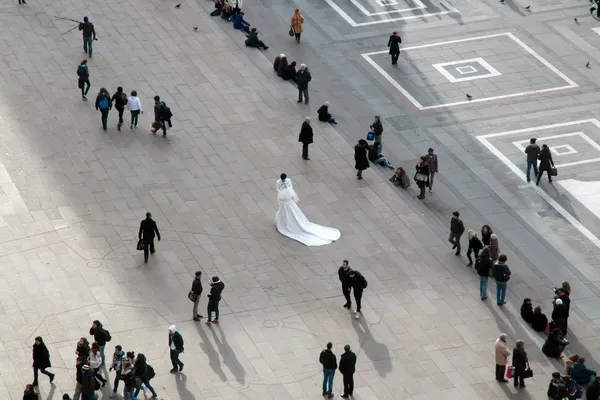 stock image Marriage in Piazza Duomo, Milan (Italy)