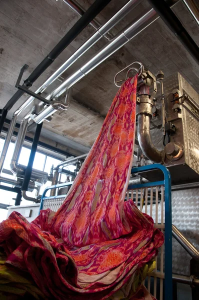 Промисловість: завод для текстильного друку — стокове фото