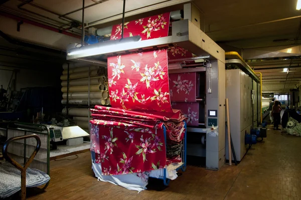 Industria: planta de impresión textil — Foto de Stock