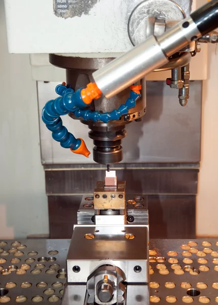 Indústria - Máquinas CNC para fabricação de moldes — Fotografia de Stock