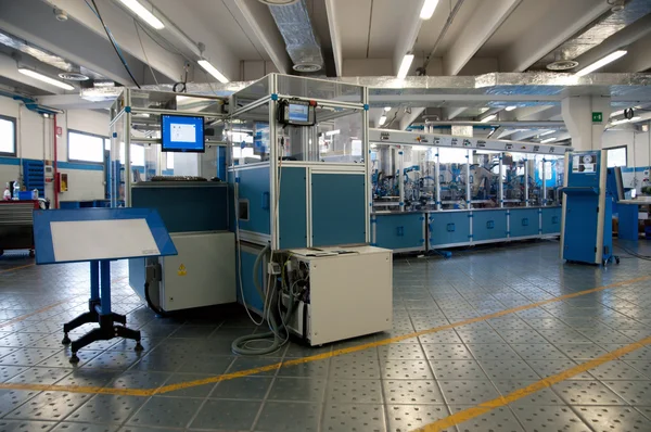 Factory - budování line e stroj pro automatizaci — Stock fotografie