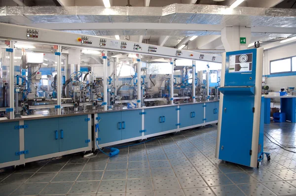 Fabrika - Line e makine otomasyonu için Binası — Stok fotoğraf