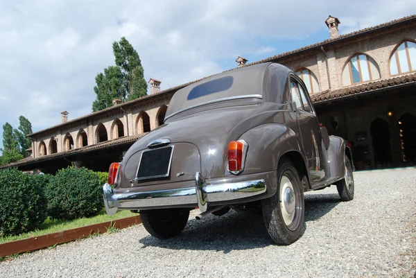 Altes europäisches auto (italien) — Stockfoto