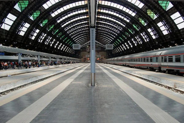 米兰中央火车站 — 图库照片