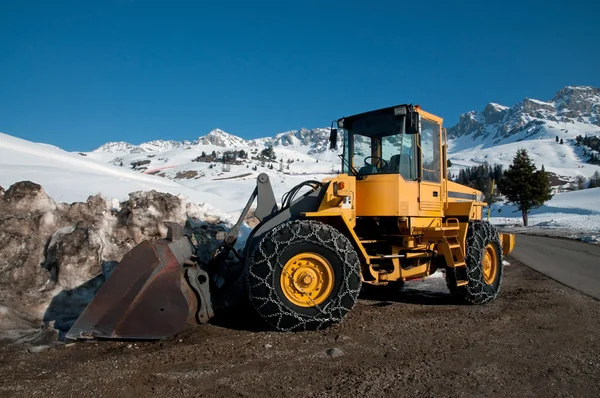 Snow cleaner with bulldozer — Stock Photo, Image
