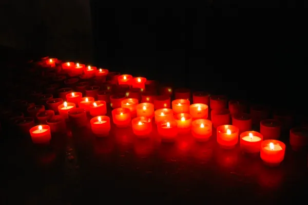 Κεριά σε μια εκκλησία — Φωτογραφία Αρχείου