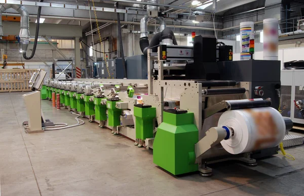 Industrial printshop: Flexo press printing — Stock Photo, Image