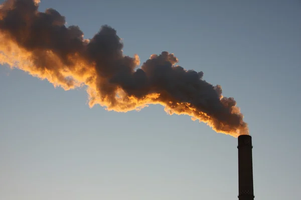 Hoge hoogte oven vervuilende lucht — Stockfoto