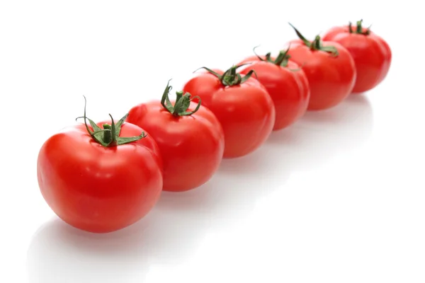Rote Tomaten, isoliert. — Stockfoto