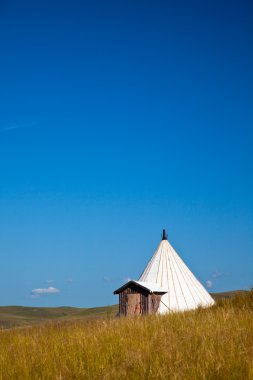 üzerinde mavi gökyüzü blackground yurt