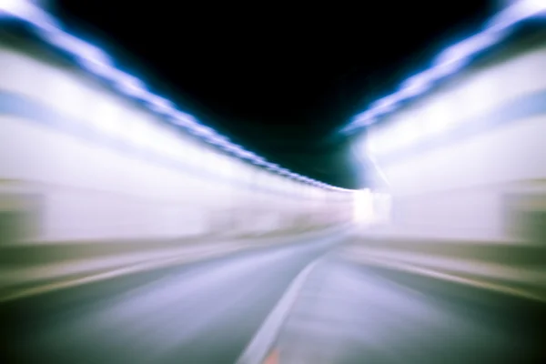 Kilátás a car.speed az alagút belsejében lesz. — Stock Fotó