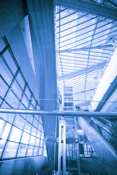 Sala dell'aeroporto, concetto di edificio moderno . — Foto Stock