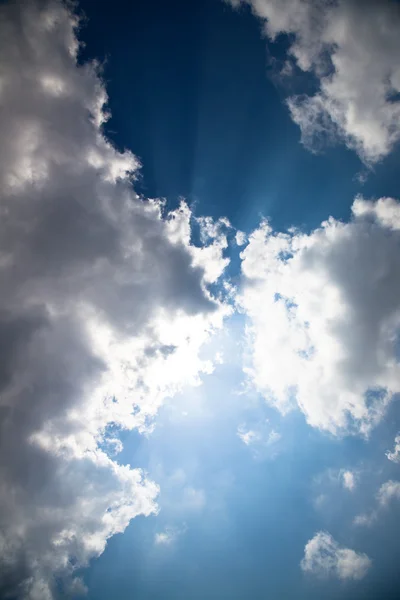 青い空と白い雲 — ストック写真