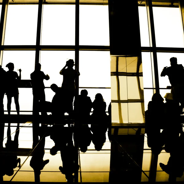 Silhouette of the traveler — Stock Photo, Image