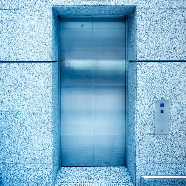 Porta do elevador — Fotografia de Stock