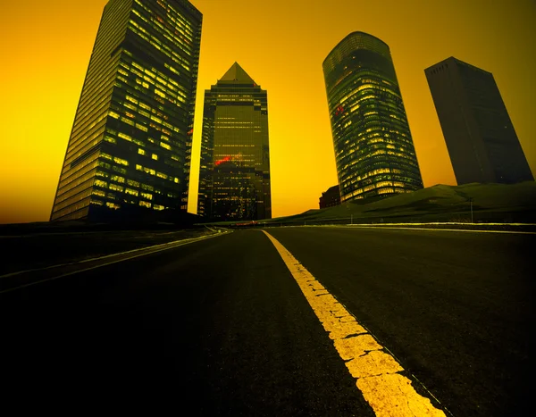 Der abstrakte Hintergrund der Straße und der Stadt . — Stockfoto