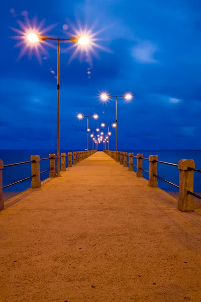 トワイライトでポルト ・ サント島の桟橋 — ストック写真