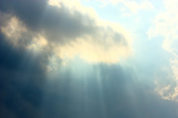 Himmel bedeckt von Wolken — Stockfoto