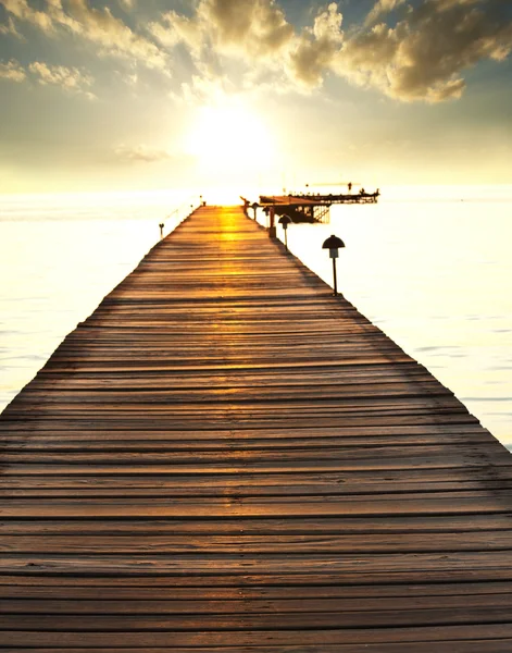 Boardwalk on the beach — Stock Photo, Image