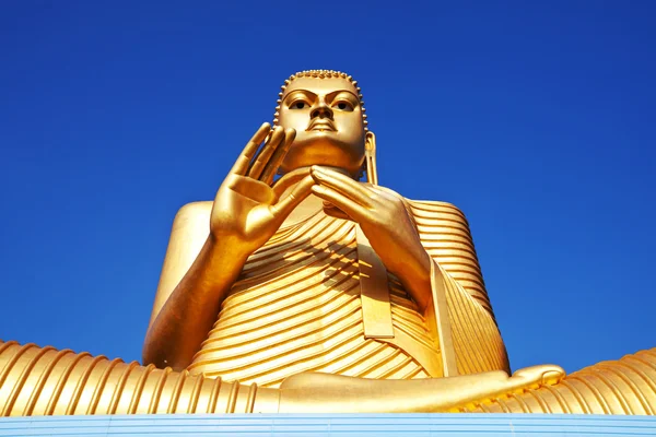 Boeddha standbeeld op sri lanka — Stockfoto