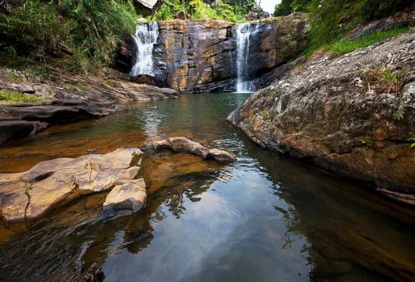 Cascada en Sri Lanka — Foto de Stock