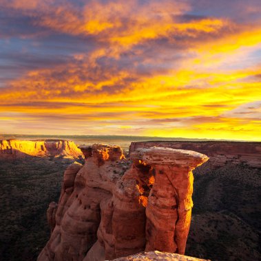 Colorado monument