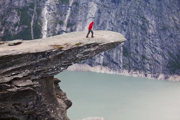 ノルウェーでのハイキングします。 — ストック写真