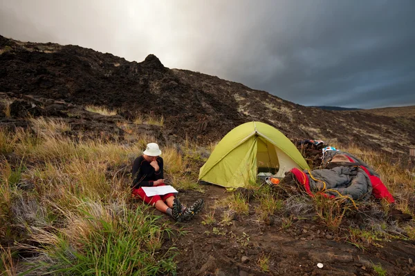 Tent in Hawaiian mountains — Stock Photo, Image