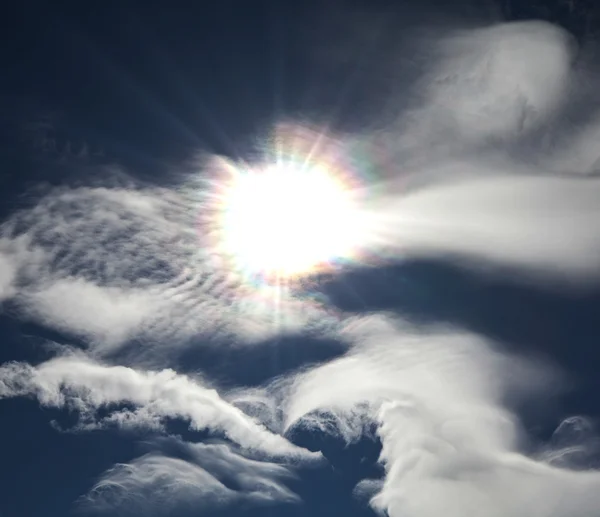 Солнечное небо — стоковое фото