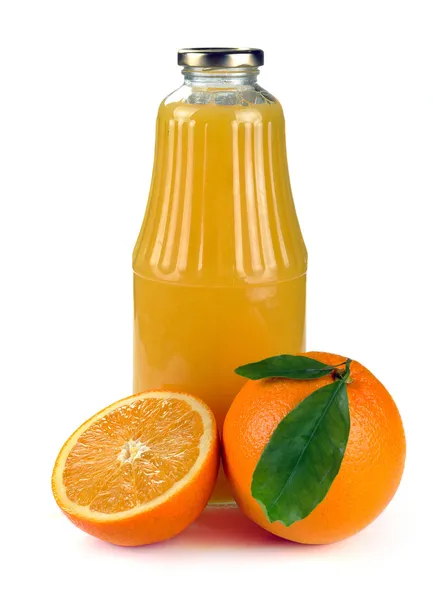 Narancssárga gyümölcs és gyümölcslé egy üveg — Stock Fotó