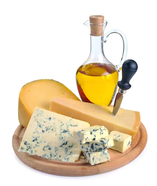 Коллекция сыров и оливкового масла — стоковое фото