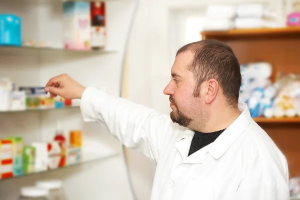Pharmacist at pharmacy — Stock Photo, Image