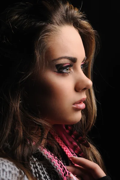 Porträtt av vacker flicka med konstnärliga make-up — Stockfoto