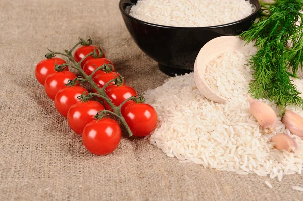 Rijst Dille tomatto knoflook op het canvas — Stockfoto