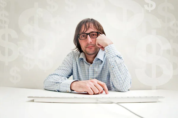 Businessman thinking about invesments — Stock Photo, Image