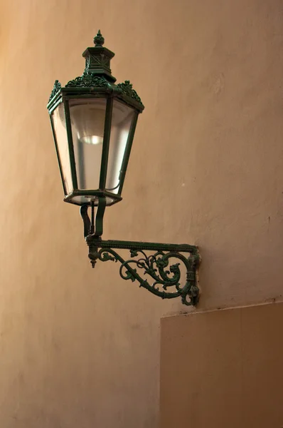 Lanterna de rua em Praga — Fotografia de Stock