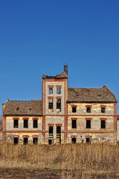 Старий зруйновані завод — стокове фото