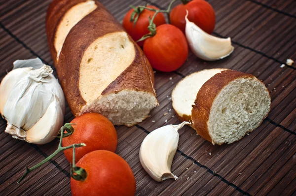 Chléb, česnek a rajčatový — Stock fotografie