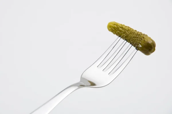 Concombre sur fourchette — Photo