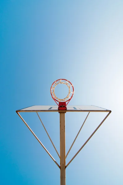 Баскетбольный обруч — стоковое фото
