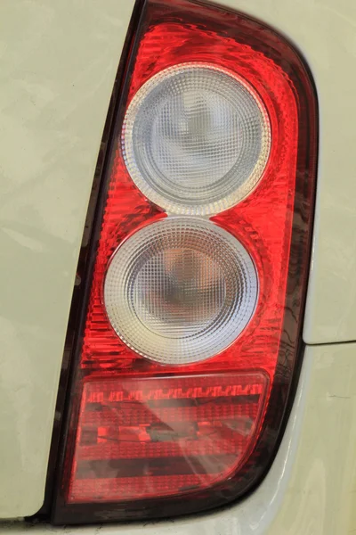Κεφαλής φώτα ενός αυτοκινήτου — Φωτογραφία Αρχείου