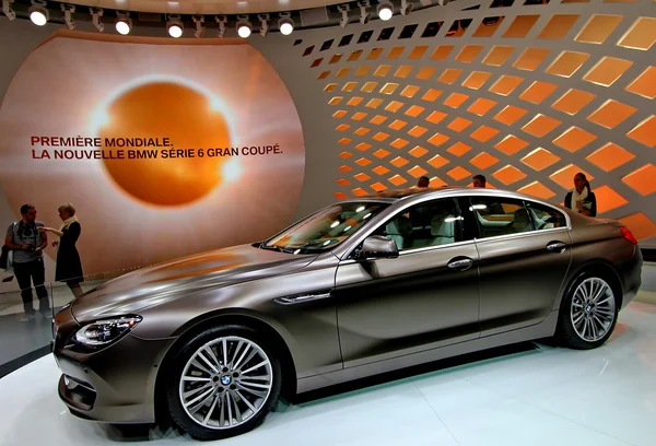 Um carro bmw 6er gran coupe — Fotografia de Stock