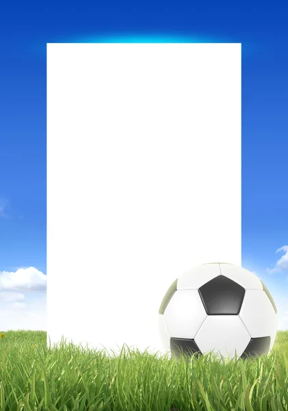 Fotbalový míč rám proti modré obloze — Stock fotografie