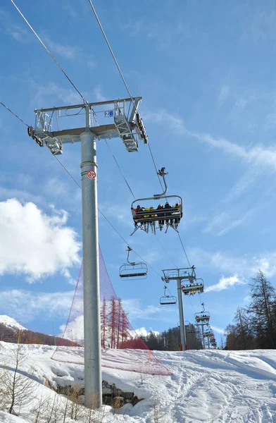 Kış chairlifts — Stok fotoğraf