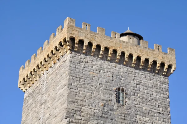 Battlements of a square tower — Stock Photo, Image