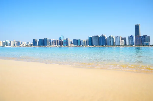 Abu Dhabi panorama, Emiratos Árabes Unidos — Foto de Stock