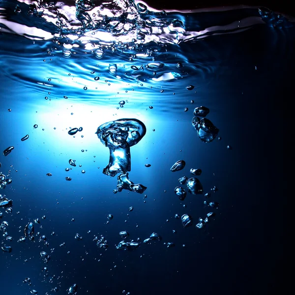 Água fresca com bolhas — Fotografia de Stock
