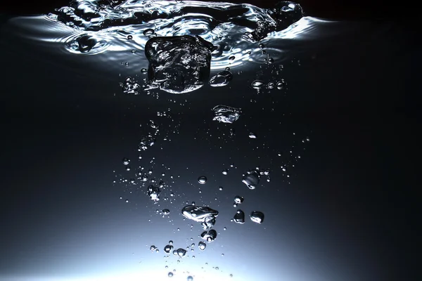 Acqua dolce con bolle — Foto Stock