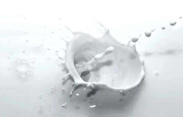 Verser du lait — Photo