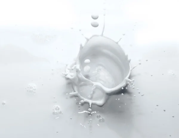 Verter leche — Foto de Stock